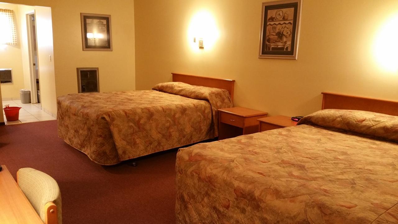 فالماونت Yellowhead Motel المظهر الخارجي الصورة